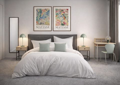 Down comforters, desk, laptop workspace, free WiFi