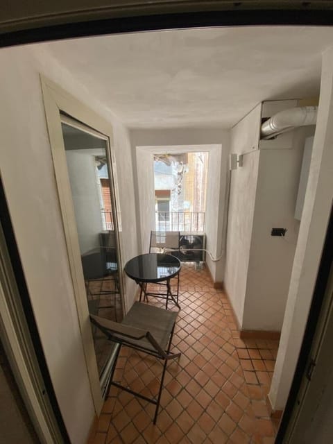 Apartment, 2 Bedrooms, Smoking, Balcony | Interior