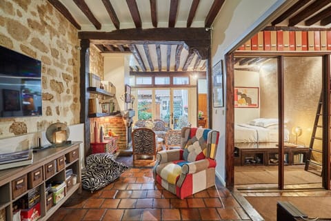 Apartment | 1 bedroom, laptop workspace, iron/ironing board, bed sheets