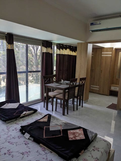 Deluxe Room, City View | Room amenity