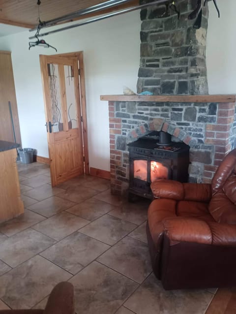 Room, 1 Bedroom | Living room