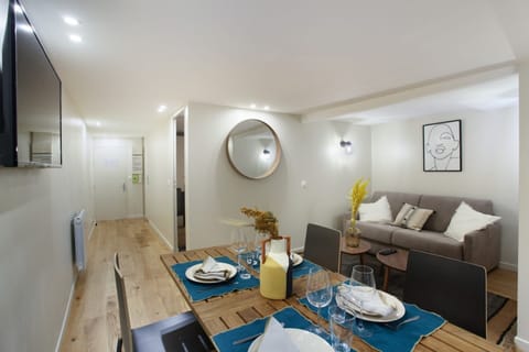 Apartment | Dining