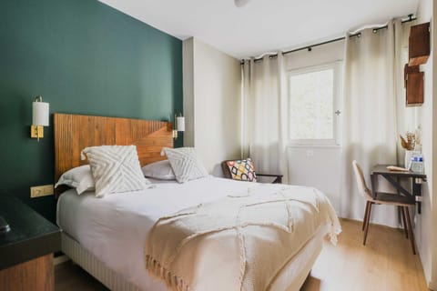 Apartment | 1 bedroom, laptop workspace, iron/ironing board, bed sheets
