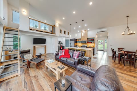 House (2 Bedrooms) | Interior