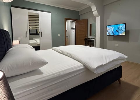 Standard Room | Egyptian cotton sheets, premium bedding, desk, laptop workspace