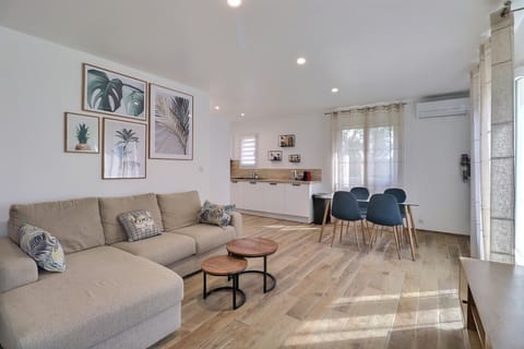 Classic Double Room | Living area | 140-cm LED TV with digital channels