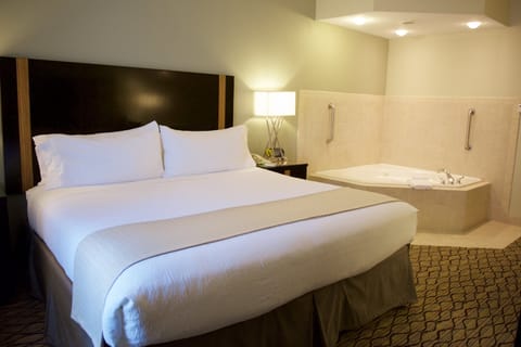 1 bedroom, in-room safe, desk, soundproofing