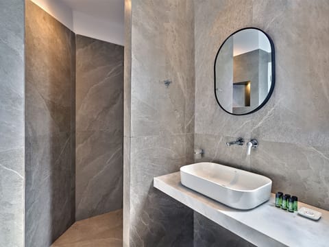 Junior Suite, Private Pool, Sea View | Bathroom | Shower, hair dryer, slippers, towels