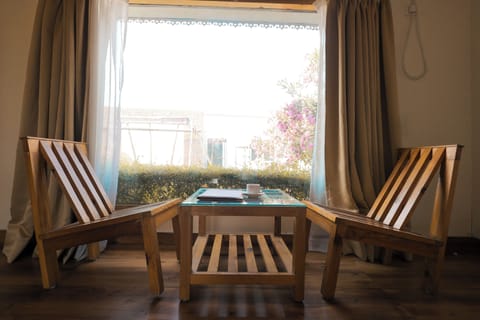 Deluxe Double Room | Laptop workspace, soundproofing, free WiFi