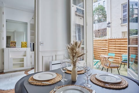 Apartment | Dining