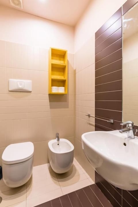 Apartment, 2 Bedrooms, Kitchen, Tower | Bathroom | Shower, free toiletries, hair dryer, towels