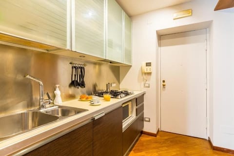 Apartment, 2 Bedrooms, Kitchen, Tower | Private kitchen | Fridge, microwave, stovetop, espresso maker