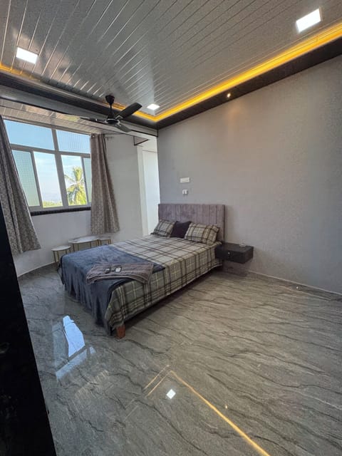 Deluxe Room, City View | Desk, laptop workspace, soundproofing, WiFi (free)