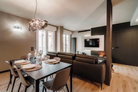 Apartment, Balcony | Living area | 30-inch TV with digital channels