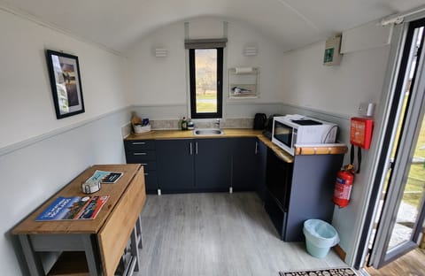 Studio, 1 Double Bed, Non Smoking, Garden View | Free WiFi, bed sheets