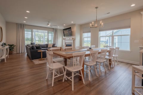 Condo, Multiple Beds, Patio, Garden View (2728 Harbor Court) | Dining