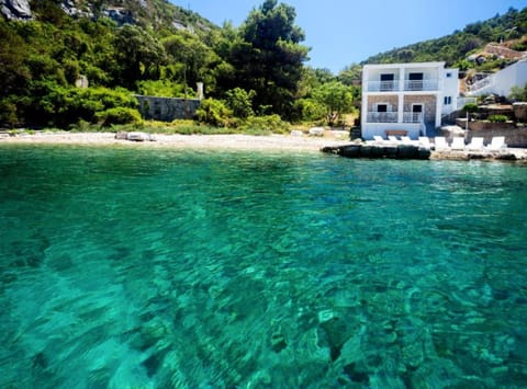 House (Two Bedroom Holiday Home) | Beach