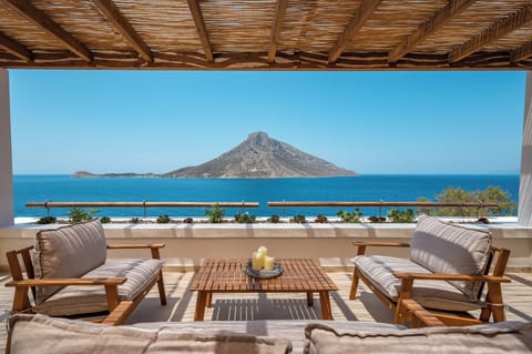 Superior Studio Suite, 2 Bedrooms | Terrace/patio