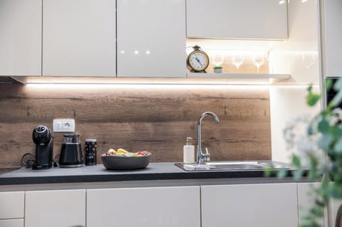 Superior Apartment, 1 Bedroom, Courtyard View | Private kitchen | Full-size fridge, microwave, oven, stovetop