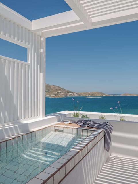 Deluxe Double with Outdoor Hot tub and Panoramic Sea View | Soundproofing, free cribs/infant beds, free WiFi, bed sheets