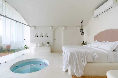 Honeymoon Room, Patio, Garden View | Egyptian cotton sheets, premium bedding, individually decorated