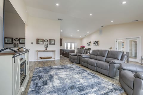 House (3 Bedrooms) | Interior