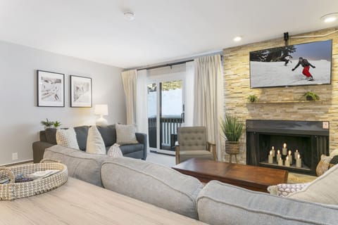 Condo, 2 Bedrooms | Living area | Smart TV