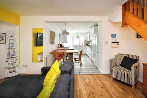 House | 4 bedrooms, Internet