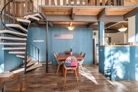 House, 2 Bedrooms | Dining