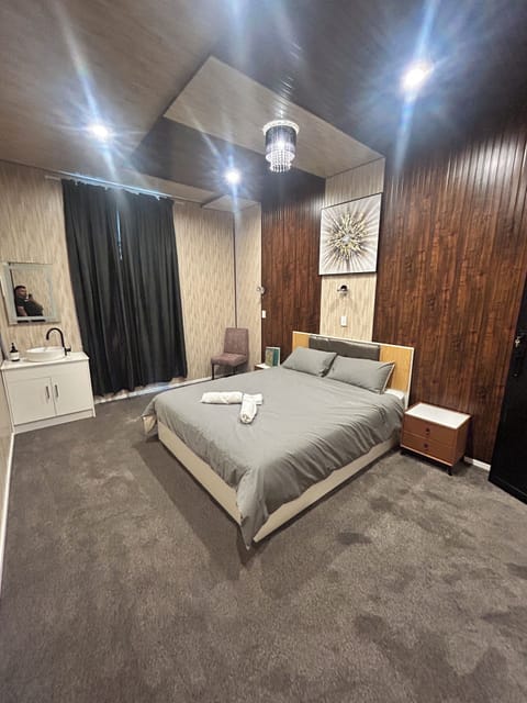 Comfort Double Room | WiFi (free), bed sheets