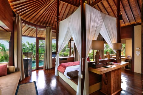 Minibar, in-room safe, desk, blackout drapes