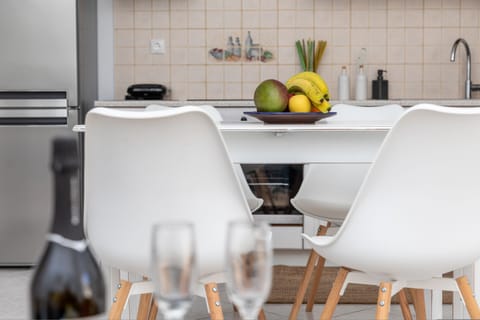 Apartment | 2 bedrooms, desk