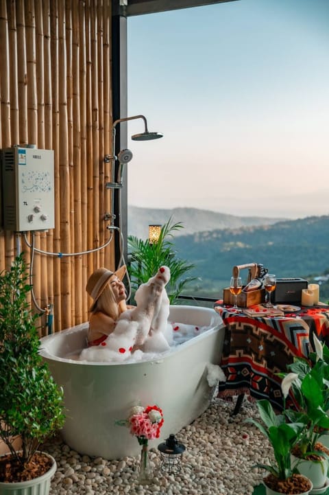 Indoor spa tub