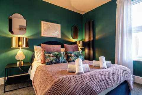 2 bedrooms, iron/ironing board, free WiFi