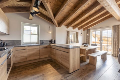 House | Private kitchen | Highchair