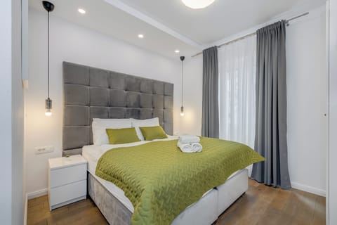 Deluxe Double Room | In-room safe, desk, blackout drapes, soundproofing