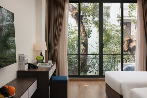 Executive Triple Room, Balcony, City View | Premium bedding, down comforters, memory foam beds, minibar