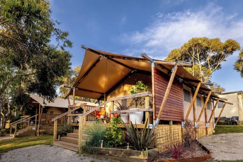 Superior Tent, Garden View | 2 bedrooms, bed sheets