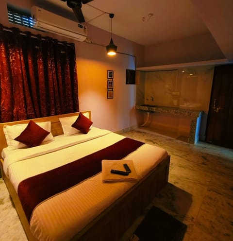 WiFi (free), bed sheets