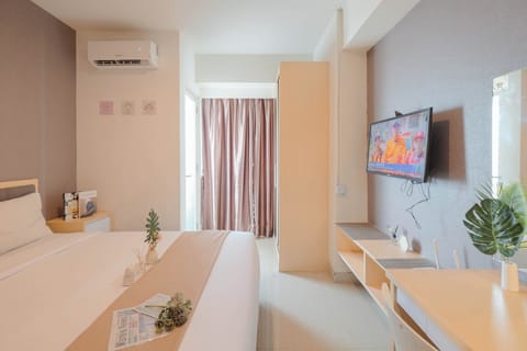 Studio | Desk