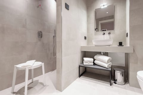 Standard Double Room | Bathroom | Shower, hair dryer, towels, soap