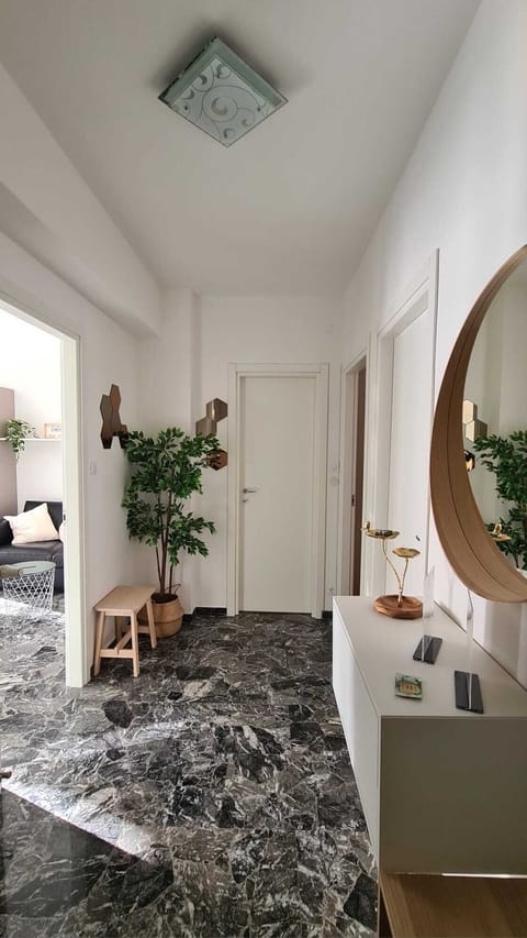 Apartment, 1 Double Bed, Non Smoking | Living area | Flat-screen TV