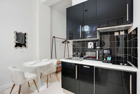 Apartment | Private kitchen | Cleaning supplies