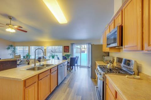 House (3 Bedrooms) | Interior