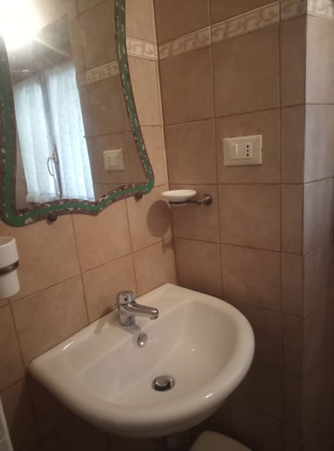 Economy Studio, Patio | Bathroom | Shower, towels, soap, toilet paper