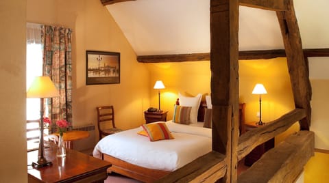 Premium bedding, free minibar, in-room safe, individually decorated