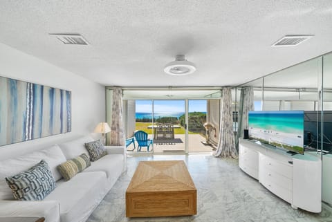 Townhome, 2 Bedrooms | Living area | Smart TV