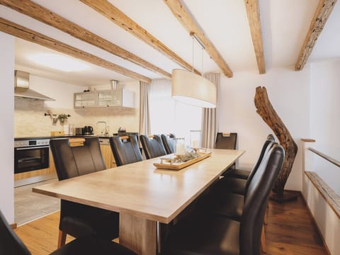 Deluxe Chalet, Mountain View | In-room dining