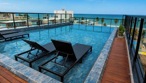 Rooftop pool