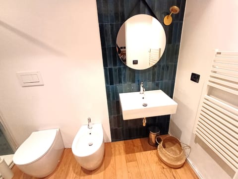 Bathroom | Hair dryer, towels, soap, shampoo